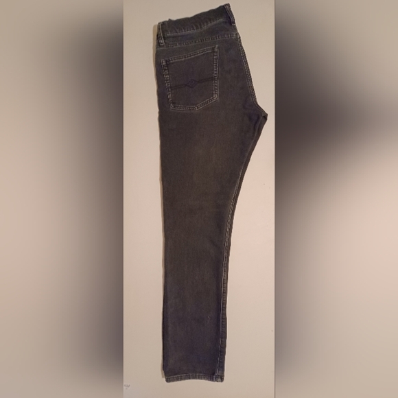 A Joseph Abboud Slim Fit Black Jeans - Picture 9 of 14